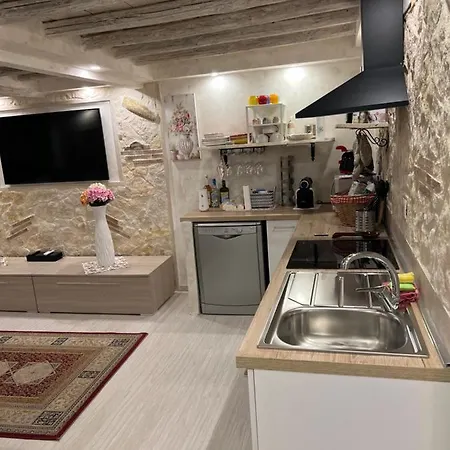 Appartamento Historic Center, 800 Meters From The Trevi Fontain Roma